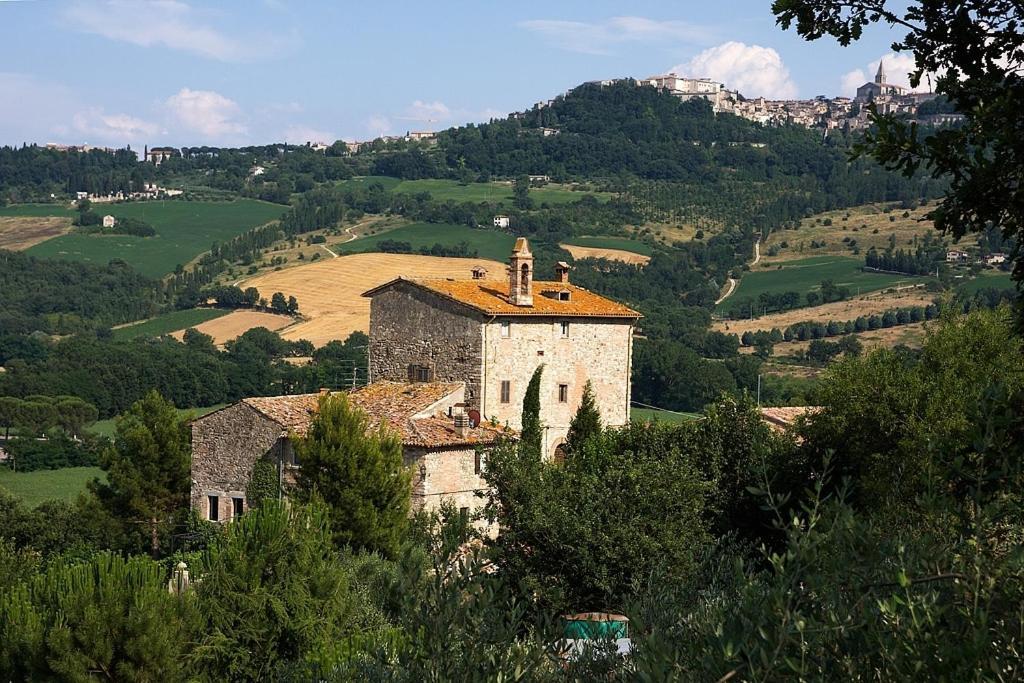 Gli Appartamenti Di Torre Bertona Todi Quarto foto